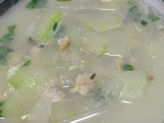 9、冬瓜蛤蜊汤,汤碗盛出，完美！