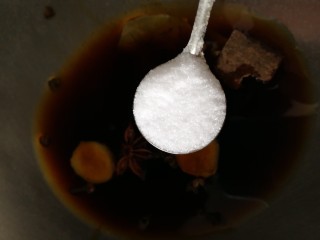 10、卤鸭掌,一小勺盐。