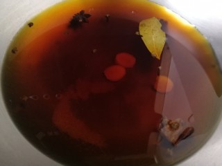 11、卤鸭掌,适量清水。