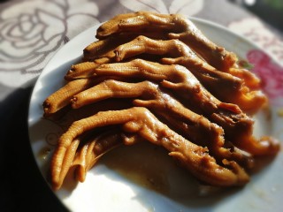 18、卤鸭掌,清爽不油腻，香味十足。