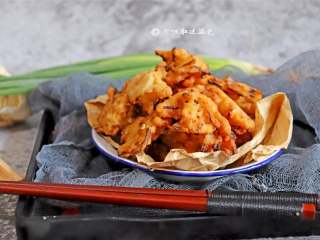 10、萝卜丝丸子,可以即食,也可氽酸辣汤,还能像油条一样配着炒个菜啥的,反正吃法不少