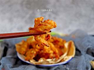 11、萝卜丝丸子,趁热好吃哇,一边炸着我就先吃了两个