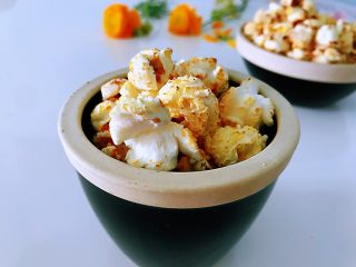 4、原味爆米花,成品。