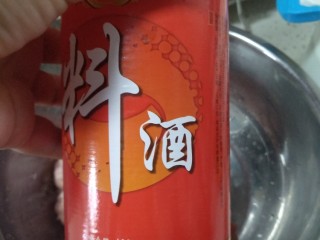 2、馄饨方便好吃，大人小朋友都喜欢。,料酒生抽味馅