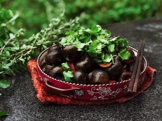 23、五花肉香焖田螺,成品图一张