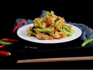 12、干锅花菜,多吃花菜还能除水肿,祝你早日成功瘦身