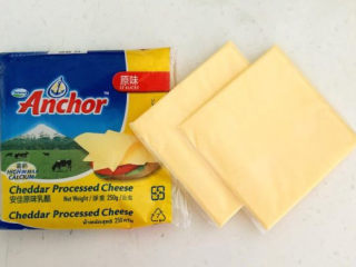 2、芝士火腿三明治,芝士片