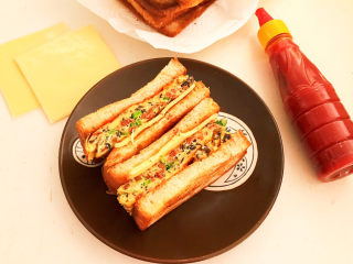 23、芝士火腿三明治,芝士火腿三明治风味独特,营养丰富~