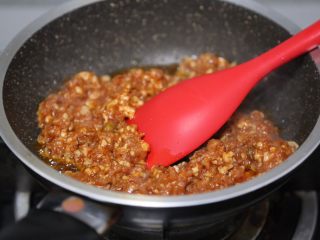 12、臊子面,大火快速炒散