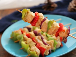 12、#咸味#缤纷低脂鸡肉串(空气炸锅版),低脂又营养,味道与颜值都是满分哦~