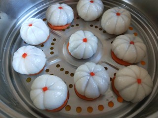 19、茯苓糕,打开盖子不要马上拿出，放凉拿出。