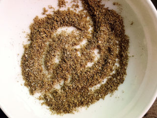 6、孜然烤玉米,拌匀