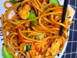 11、家常炒面,非常好吃的家常炒面就做好了