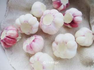 4、自制糖蒜,倒置控水，通风避阳晾干