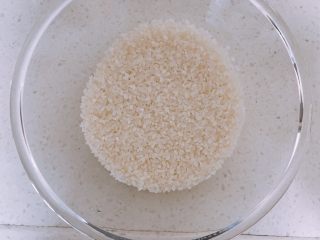 3、砂锅粥,珍珠米一杯洗干净