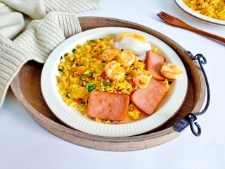 19、耳光炒饭,一道美味无敌的 “耳光炒饭” 就大功告成啦！