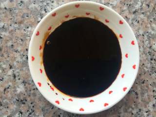 5、啤酒卤蛋,生抽两勺，老抽2勺。