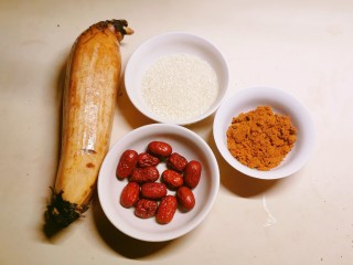 1、桂花糖藕,食材准备好