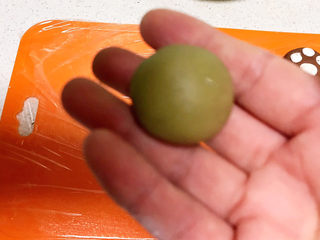 21、冬至美食  茄汁三味猫爪汤圆,再取一个抹茶面团