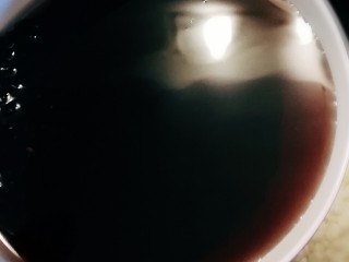 10、黑米红豆粥,米类连同泡米水一同放入