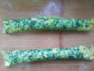 13、菠菜蛋卷,卷起来