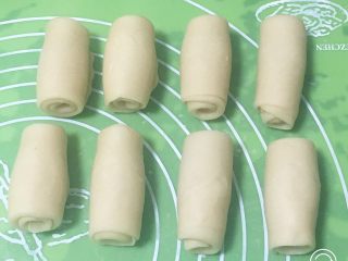 19、芝麻酥饼,全部卷完。