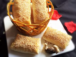 29、芝麻酥饼,香喷喷的酥饼完成了。