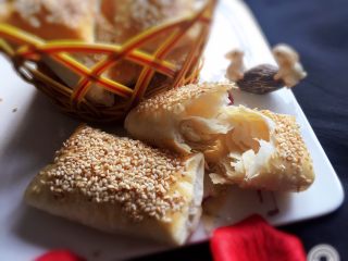 30、芝麻酥饼,酥饼一碰就碎,里面层次清晰,咸口味芝麻酥饼太好吃了。