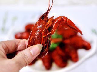 18、双椒麻辣小龙虾,一个人吃一盘不够吃。