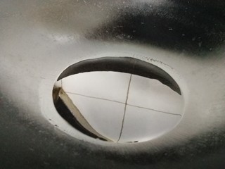 3、黄小厨版葱油面,锅里倒入玉米油，比炒菜用的油多一点。