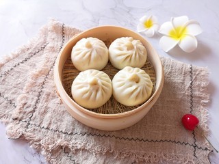 18、青菜油渣包,闻起来特别香。