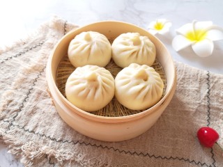 19、青菜油渣包,白白胖胖的让人食欲大开。