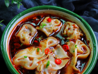 9、酸辣馄饨,味道非常好吃噢!一点不假~