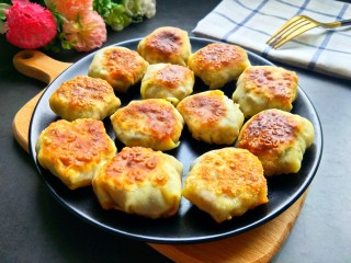 23、馄饨皮烧麦馅煎饼,皮薄馅大，非常好吃！