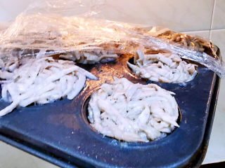 16、芋头丝饼,取出放凉