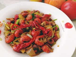 17、麻辣虾尾,麻辣鲜香,下酒又下饭,好吃到停不下来。