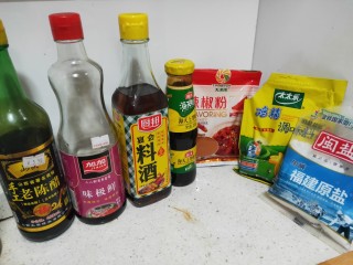 10、美味宵夜小龙虾,根据个人喜好,加入各种调料