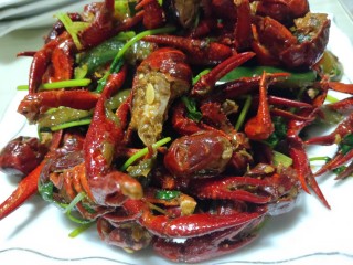 15、美味宵夜小龙虾,上桌开吃