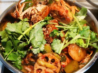 15、干锅香辣蟹,如果有土豆莲藕当配菜更完美哦!这次材料准备的不足(,库存照片)