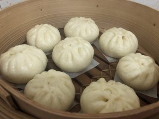 23、梅干菜肉包,热腾腾的包子出炉了