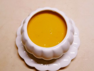 14、奶油南瓜汤,倒入南瓜碗里