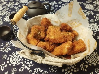 12、孜然鸡胸肉,外酥里嫩，因为裹了面包糠，所以吃起来外壳酥脆