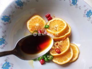 11、酸辣爽口的柠檬鸡翅根,蒸鱼豉油。