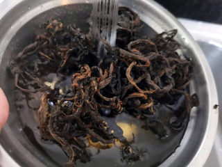 4、梅干菜肉包,冲冼干净