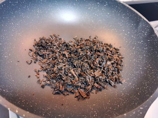 7、梅干菜肉包,干锅煸香梅干菜