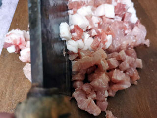 12、梅干菜肉包,开剁