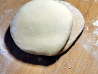 25、梅干菜肉包,一个全麦 加一片馒头面粉，也可以互换位置