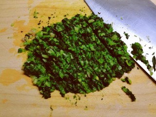 6、菠菜蛋卷,切碎末