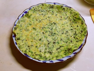 13、菠菜蛋卷,两面成熟后 取出稍稍凉一凉