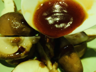 8、孜然烤香菇,加烤肉酱